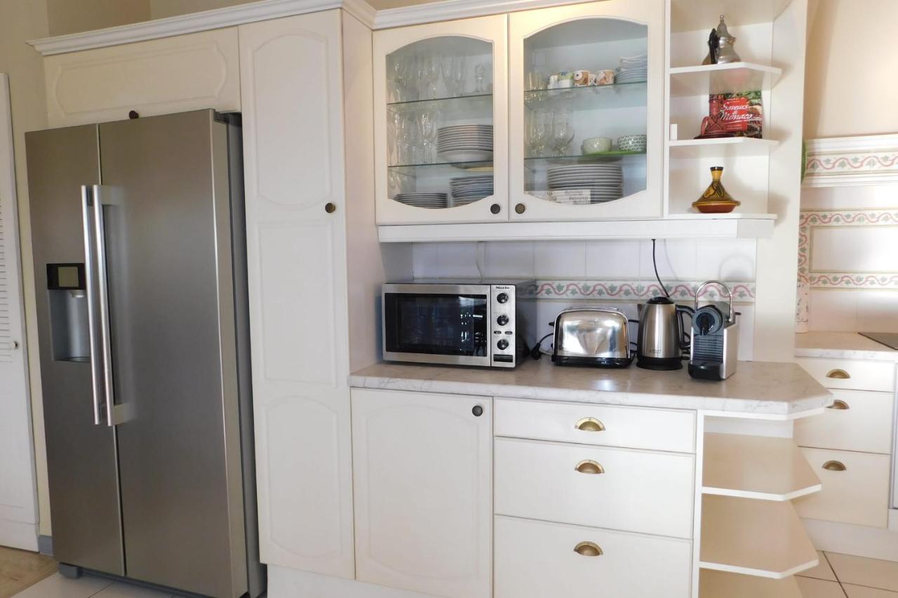 Air-Conditioned 4-Room "Marine Villeneuve" Flat With Pool And Parking Buitenkant foto