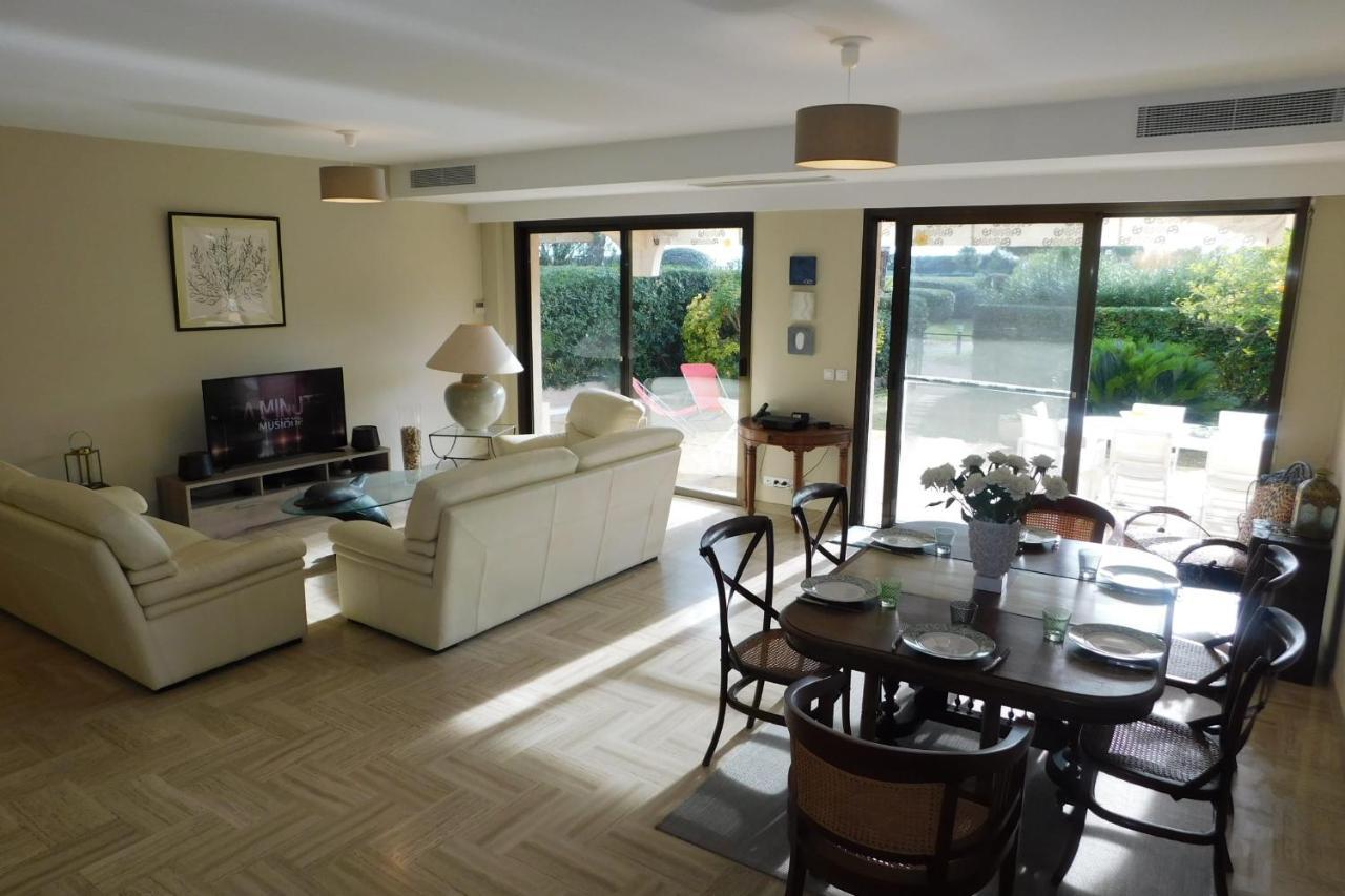 Air-Conditioned 4-Room "Marine Villeneuve" Flat With Pool And Parking Buitenkant foto