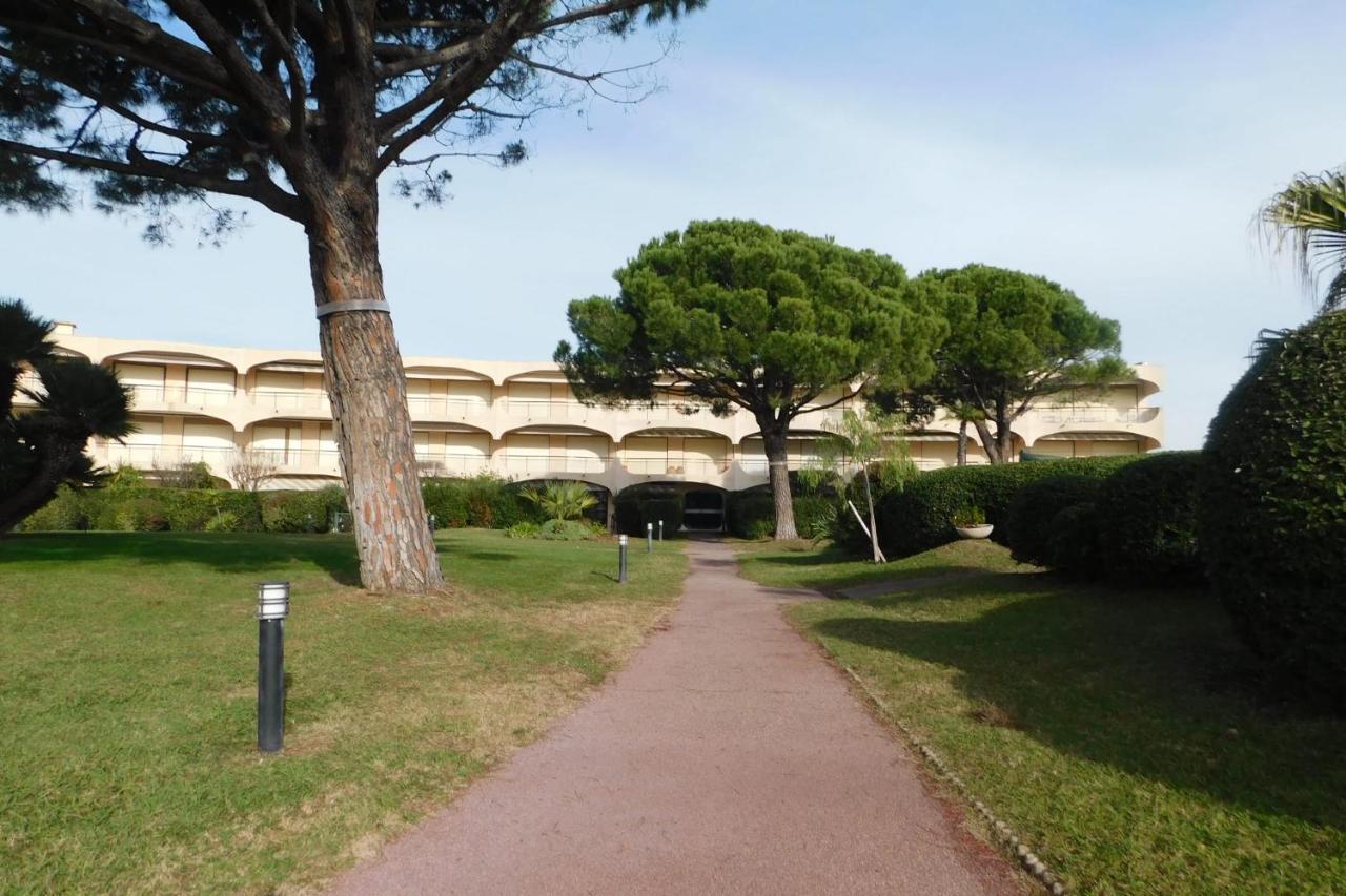 Air-Conditioned 4-Room "Marine Villeneuve" Flat With Pool And Parking Buitenkant foto