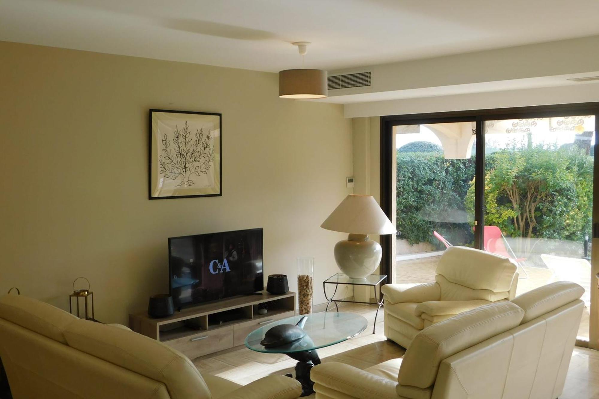 Air-Conditioned 4-Room "Marine Villeneuve" Flat With Pool And Parking Buitenkant foto
